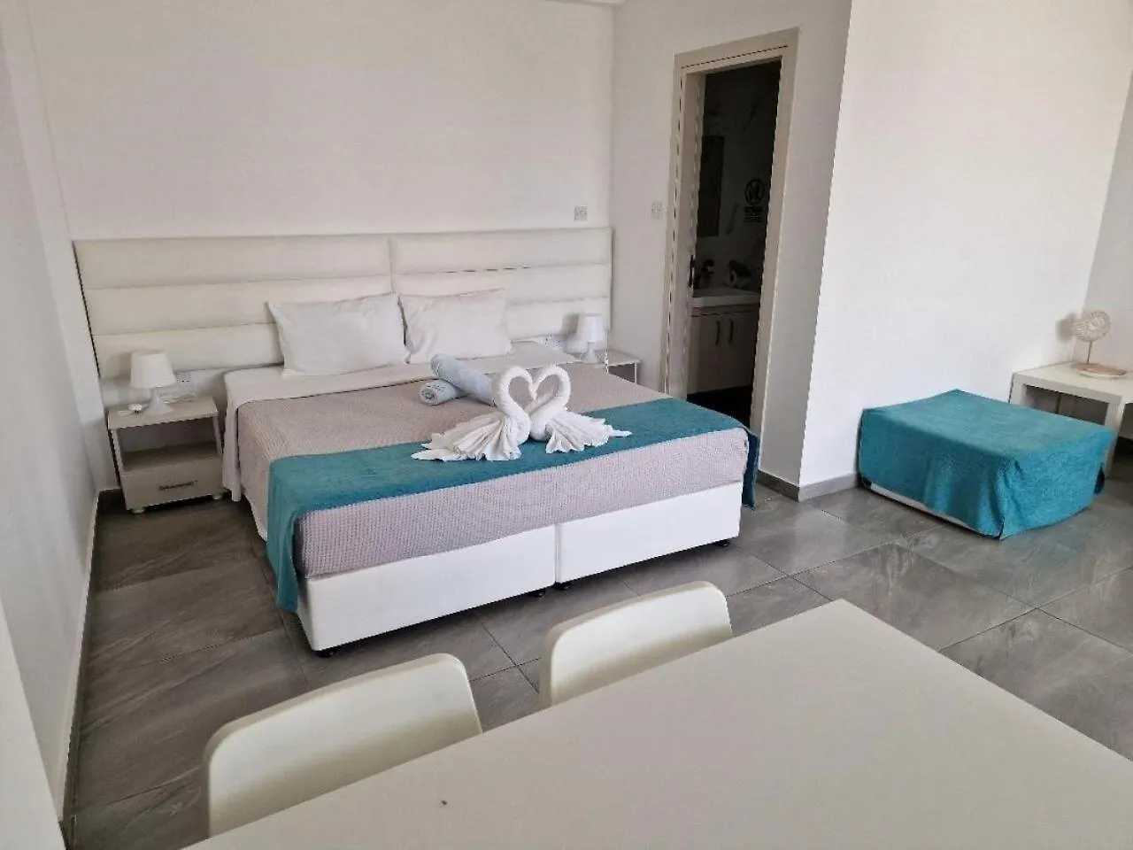 Christopher'S Sandy Beach Suites Agia Napa