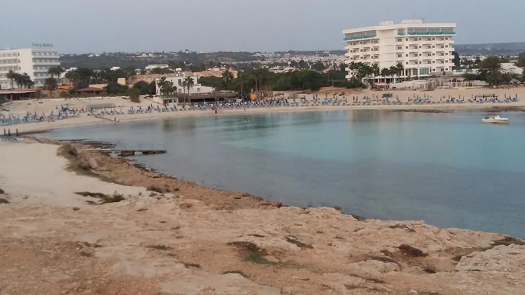 Christopher'S Sandy Beach Suites Ayia Napa