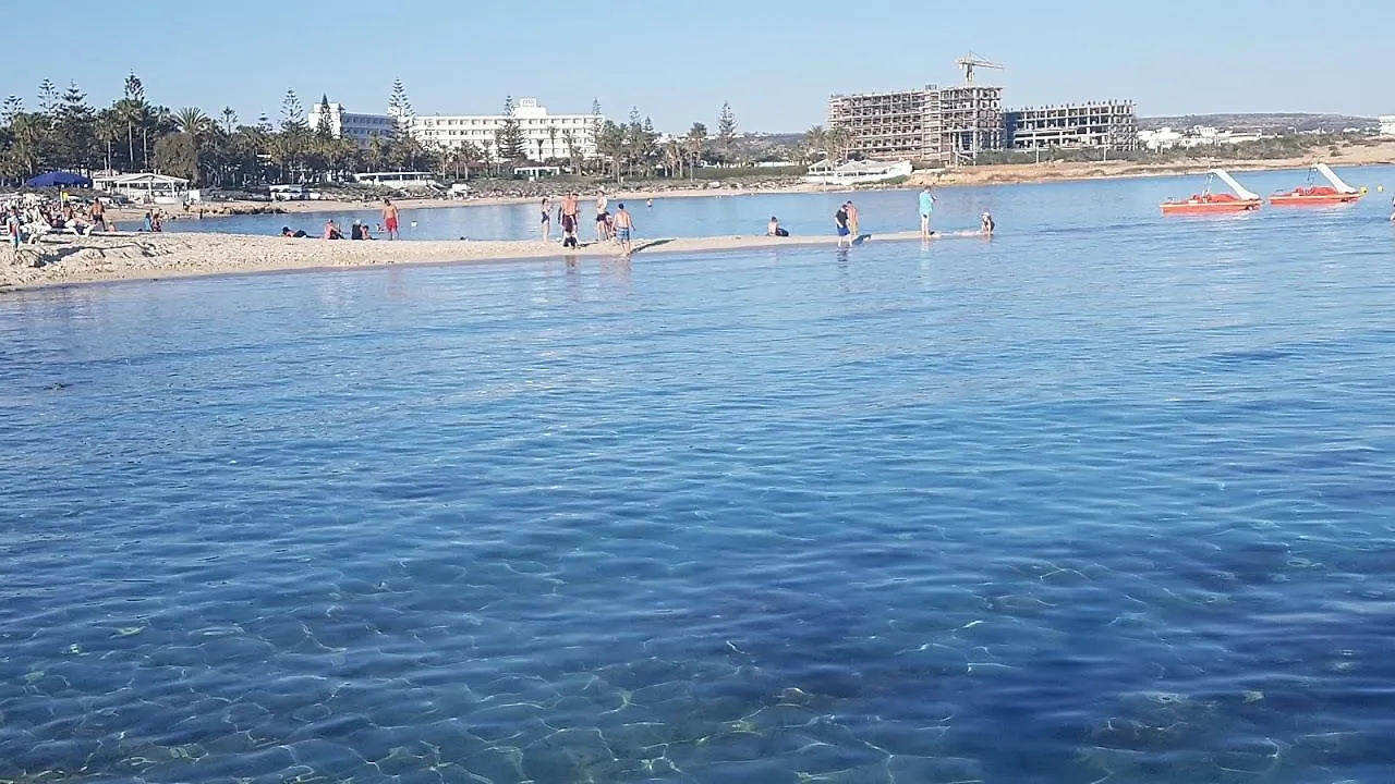 Christopher'S Sandy Beach Suites Ayia Napa