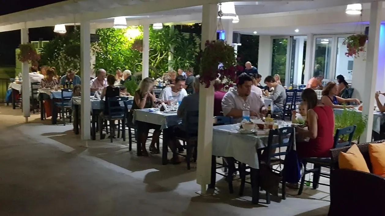 Christopher'S Sandy Beach Suites Agia Napa 0*,