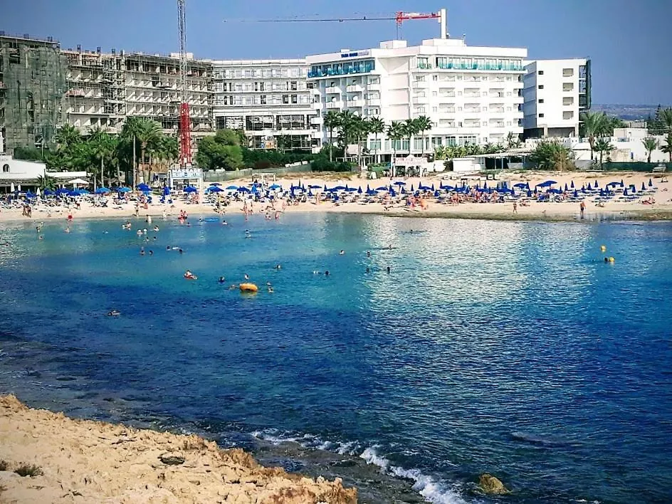 Christopher'S Sandy Beach Suites Agia Napa 0*,