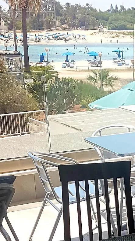 Christopher'S Sandy Beach Suites Ajia Napa Cypr